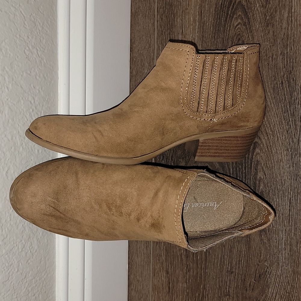 American Eagle booties